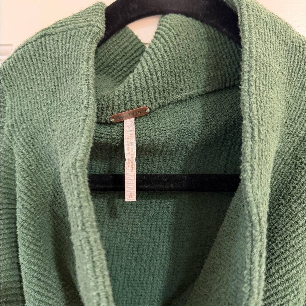 Free People Women’s Green Sweater Dress - Picture 2 of 3